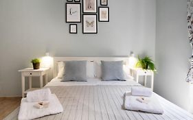 Ad Maiora Suite